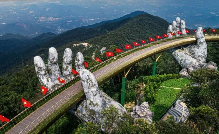 Liburan Seru ke Da Nang : Pantai, Pegunungan, dan Kota Modern