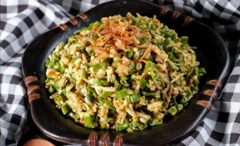 Lawar Hidangan Khas Bali Yang Penuh Rasa Dan Tradisi